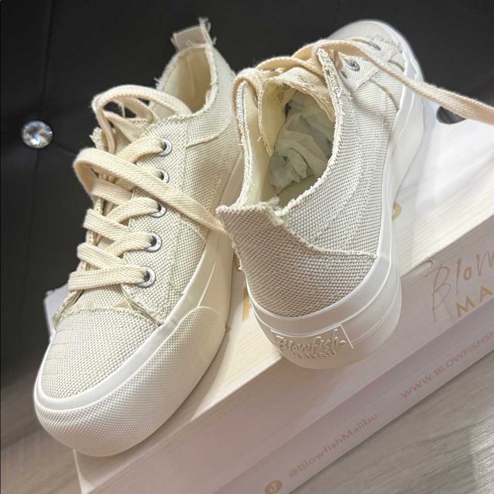 Blowfish Malibu Beige Floral Sneakers - Picture 6 of 8